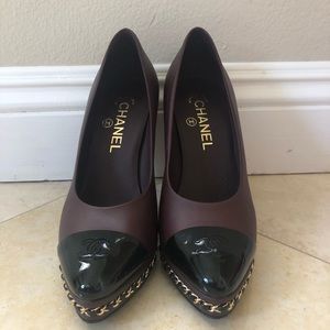 SOLD—Chanel CC chain Heels size 37.5.